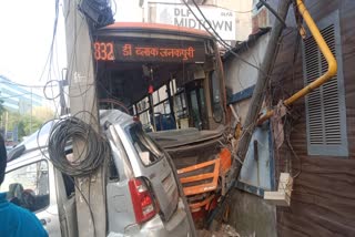 cluster-bus-hit-car-on-najafgarh-road