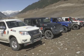 Kashmir Off Road organizes Snow Car Racing event