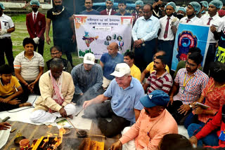 Cleaning Mahananda River