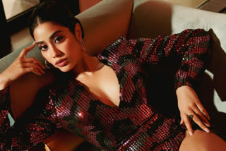 Janhvi Kapoor hot