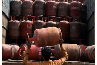 Goa cabinet decides to provide 3 cooking gas cylinders free to households
