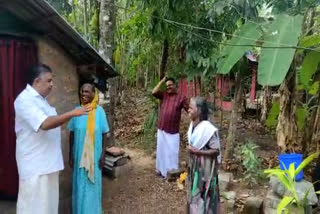 k rail minister saji cheriyan campaign  door to door campaign for silver line  silver line protest in alappuzha  സജി ചെറിയാൻ കെ റെയിൽ  സിൽവർ ലൈൻ പ്രതിഷേധം ആലപ്പുഴ  സജി ചെറിയാൻ വീടുകൾ തോറി പ്രചരണം