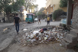 Dirt piled up at many places in Harkesh Nagar ward