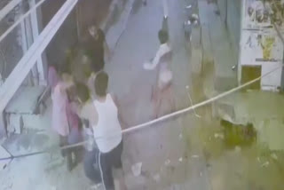 ਲੁਧਿਆਣਾ 'ਚ ਭਿੜੇ ਦੋ ਗੁਰੱਪ, ਵੀਡੀਓ CCTV 'ਚ ਕੈਦ