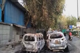 Fire in three vehicles parked outside Shalimar Bagh police station fire brigade found it under control