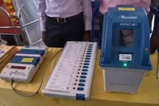 કર્ણાટકમાંથી 19 લાખ EVM ગાયબ હોવાનો કોંગ્રેસના પૂર્વ પ્રધાને લગાવ્યો આરોપ