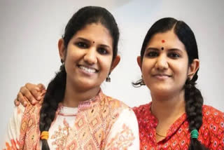 Hearing-impaired twin sisters