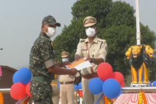 Police Foundation Day: କାର୍ଯ୍ୟଦକ୍ଷତା ପାଇଁ ୧୦ ପୋଲିସଙ୍କୁ କରାଗଲା ପୁରସ୍କୃତ