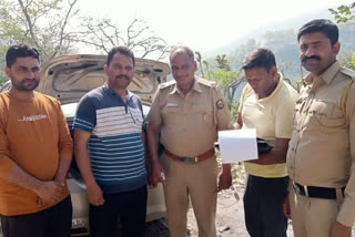 illegal liquor recovered in paonta sahib