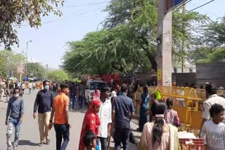 Devotees doing darshan of Goddess in Kalkaji temple amidst tight security arrangements