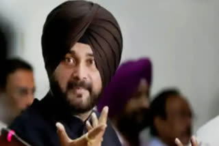 Sidhu holds meeting of Cong leaders ahead of announcement on State Cong president