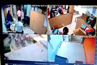 Rs. 26 lakh looted in two seperate bank robberies in Uttar Pradesh