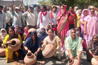 drinking water crisis in delhi baprola angry people protest