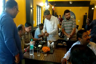 harish-rawat-reached-pyari-paharan-restaurant-in-dehradun