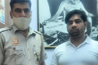 delhi police arrested ola cab driver