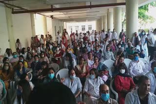 Doctors on strike : ગુજરાતમાં ડૉકટરો  ફરી હડતાળ પર સરકારના કહેવાથી અમે ત્રણ વાર હડતાળ મોકૂફ રાખી
