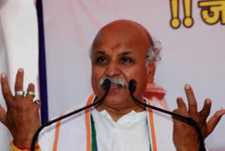 Praveen Togadia threatens agitation against unemployment