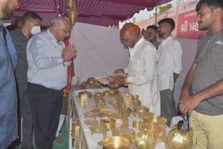 CM Bhupendra Patel at Bahucharaji : 'પ્રહલાદજી શેઠ'ના જીવનચરિત્રના પુસ્તકનું વિમોચન, PM મોદી પણ ઓનલાઈન જોડાયા