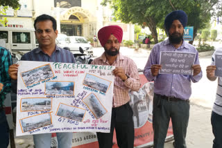 public action committee member protest and ask for resignation to ludhiana mayor