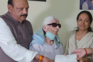 Dehradun's elderly woman Pushpa Munjiyal