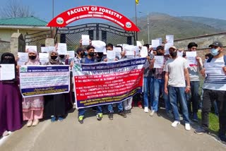 Forestry Students Protest in Ganderbal: گاندربل سوشل فارسٹری کے طلبہ کا احتجاج