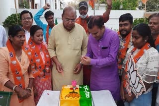 BJP foundation day celebrated by cutting cake on eve of foundation day