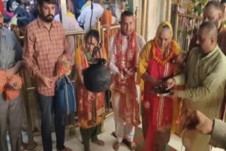 harpal kaur visit mata chintpurni temple