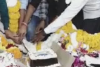 Member of the BJP state working committee cuts cake with a sword on his birthday: Congress demands strict action