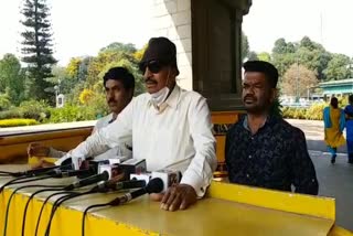 Vatal Nagaraj urges to bring kannada in degree college