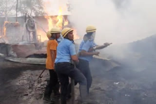 नागपूरमध्ये कारखान्यात भीषण आग... ८ दुकाने जळून खाक.. कोट्यवधींचे नुकसान