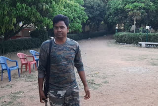 Jharkhand: A jawan posted at MP Jayant Sinha's residence, captivates everyone with his song