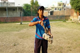 ramnagars-neelam-bhardwaj-selected-for-uttarakhands-senior-womens-cricket-team