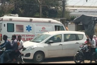 Indore Ambulance stuck in jam during protest