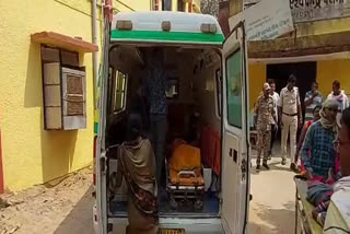 Tractor-trolley overturns