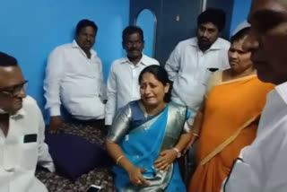 harassment to kothagudem Municipal Chairperson seethalaxmi in TRS protest
