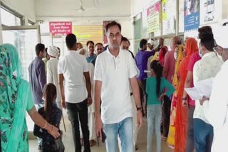 Deesa Civil Hospital: અમુક ડોક્ટરો સારવાર આપી રહ્યા હતી તેમને ડોક્ટર એસોસિએશનએ બંગડીનું પ્રતીક આપ્યું