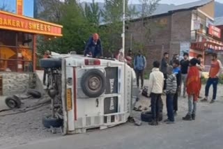 four-tourists-injured-in-ganderbal-road-mishap