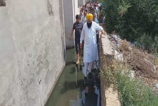 ਪਿੰਡ ਪਾਹਲੇਵਾਲ ਵਿਖੇ ਛੱਪੜ ਦਾ ਗੰਦਾ ਪਾਣੀ ਲੋਕਾਂ ਦੇ ਘਰਾਂ ਚ ਹੋਇਆ ਦਾਖਲ