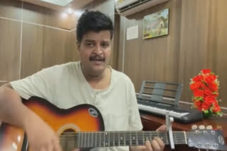 A video of Tamilnadu's Karur district Collector was seen Singing the Telugu Version of 'Srivalli' Song by Playing the Guitar from Allu Arjun's Pushpa