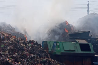 Garbage being burnt in the open in Srinagar