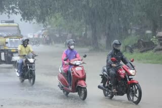 Kerala intense rain official warning  കേരളത്തില്‍ ബുധനാഴ്‌ചവരെ വ്യാപക മഴയ്ക്ക് സാധ്യതയെന്ന് മുന്നറിയിപ്പ്  കേരളത്തിലും ലക്ഷദ്വീപിലും വ്യാപക മഴയ്‌ക്ക് സാധ്യത  spreading heavy rain in kerala  തിരുവനന്തപുരം ഇന്നത്തെ വാര്‍ത്ത  Thiruvananthapuram todays news