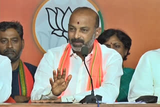 BJP state president bandi sanjay wrote a letter to farmers on TRS paddy procurement protest