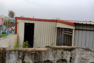 Attempt to move Pedakakani malleshwara swamy temple canteen essentials at guntur