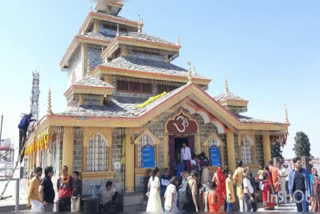 Crowd of devotees gathered in Surkanda temple