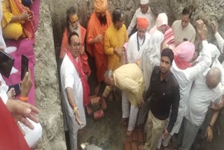 arvind-pandey-laid-the-foundation-stone-of-jai-bhavani-hospital-in-gadarpur
