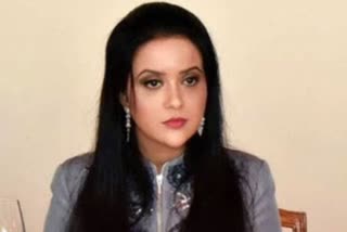 Amruta Fadnavis