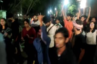 JNSU students protest at Vasantkunj police station after ABVP riots raised questions on police