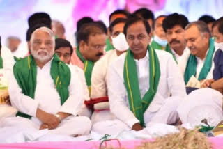 Paddy procurement  TRS to stage dharna in Delhi  CM KCR and others to take part  Rakesh Tikait will be taking part in the protest