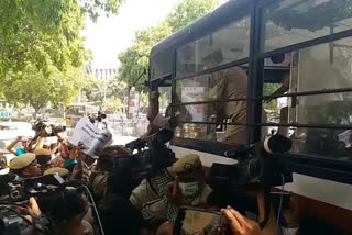 police took protesting students of jnu in custody
