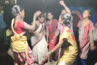 Katkari women dance